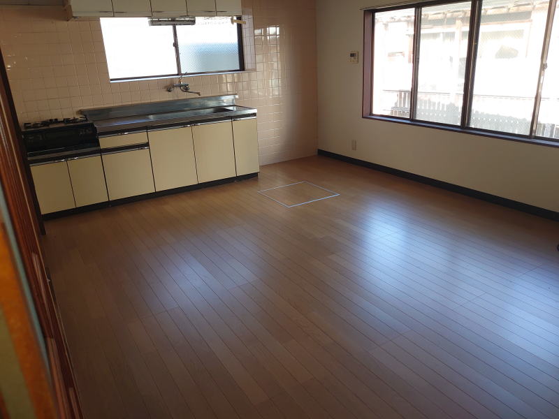 ����s�@�s���Y�@�V�n���@�݉Ƃ`�@�U�D�W���~�@�S�c�j�@���ԏ�2�`3�䕪�� ���㏬�w�Z��300m