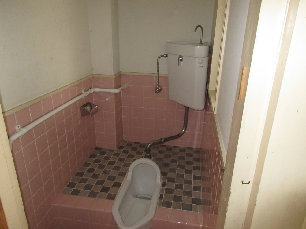 八代市 不動産 永碇町 永碇町貸店舗・事務所A 賃料月額3万円 ワンフロア 駐車場一台分有(無料) バイク・スクーター駐車スペース有り 松健