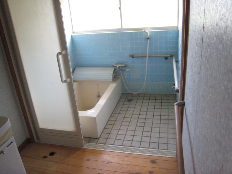 �F�{�� ����s ���蒬 �݉� 4.5���~ 3L�c�j ���� ���ԏ�2�� �Ђ����ԕۈ牀���� �肷��@�o���A�t���[