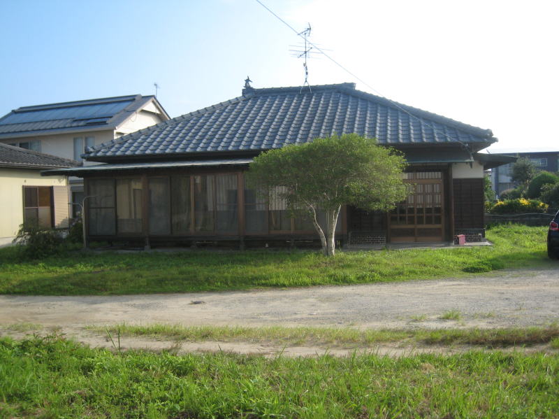 八代市不動産 高小原町 貸家C 5.6万円 駐車場固有2台分有 別途来客用駐車場4~5台分有