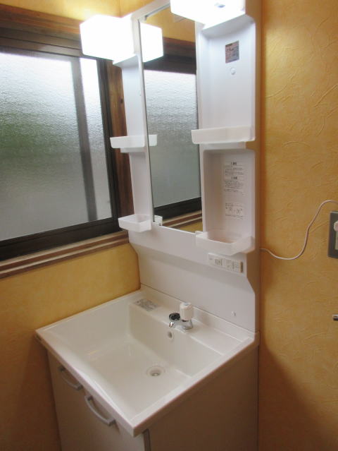 ����s�@�s���Y�@�@���������@�݉�G���@�T���~�@3�c�j�@���ԏ�ŗL�X�y�[�X�Q�䕪�L�ʓr���q�p���ԏ�4�`5�䕪�L��i���n�ρj