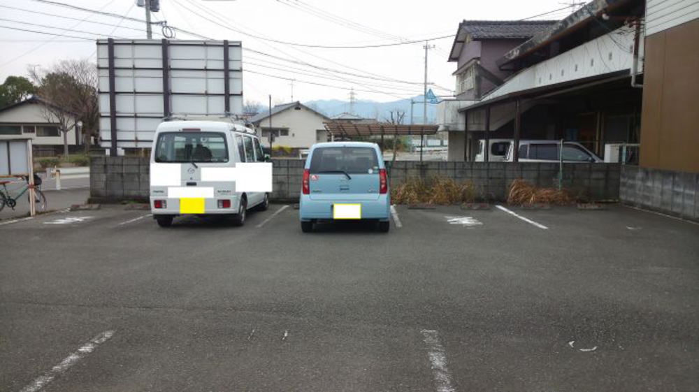 ����s �s���Y ���]�� �c�����ɗL�����ԏ�  �������z�P�䕪�i���ʎ�3,000�~�j�i�y������2,500�~�j���ʎԂR�䕪�󂫁{�y�����ԂT�䕪�󂫂��L��܂��B  ����